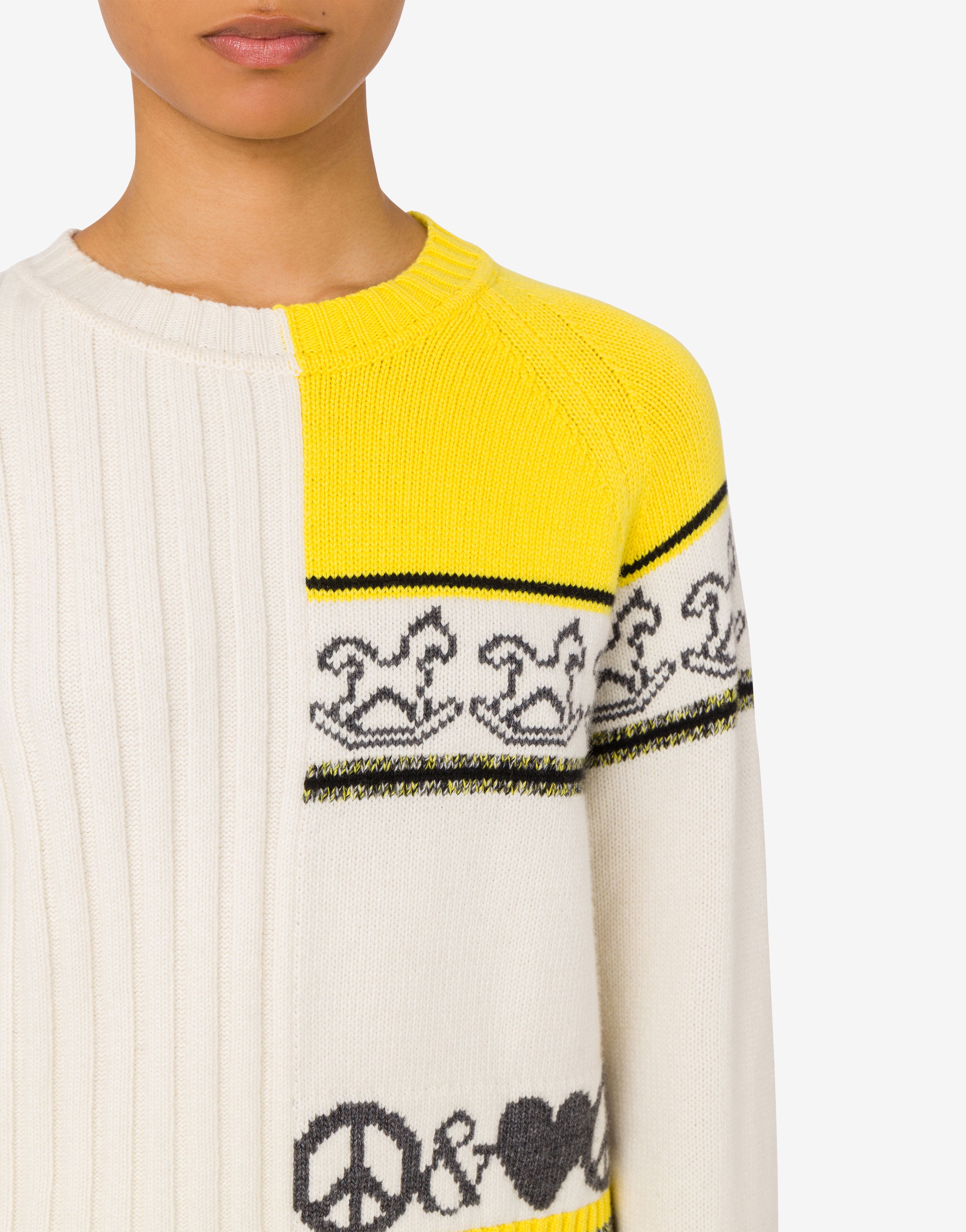 【送料&関税込】Moschino Wool Pullover MOSCHINO Logo-jacquard wool sweater | THE OUTNET