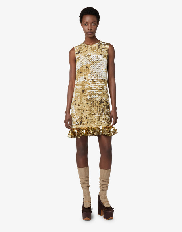 moschino dress just running errands in my lil bouquet 2018 Runway Couture # moschino #couture #ottd This Boutique Moschino dress is crafted from a silk blend and features a floral print Moschino - Smiley organic cotton