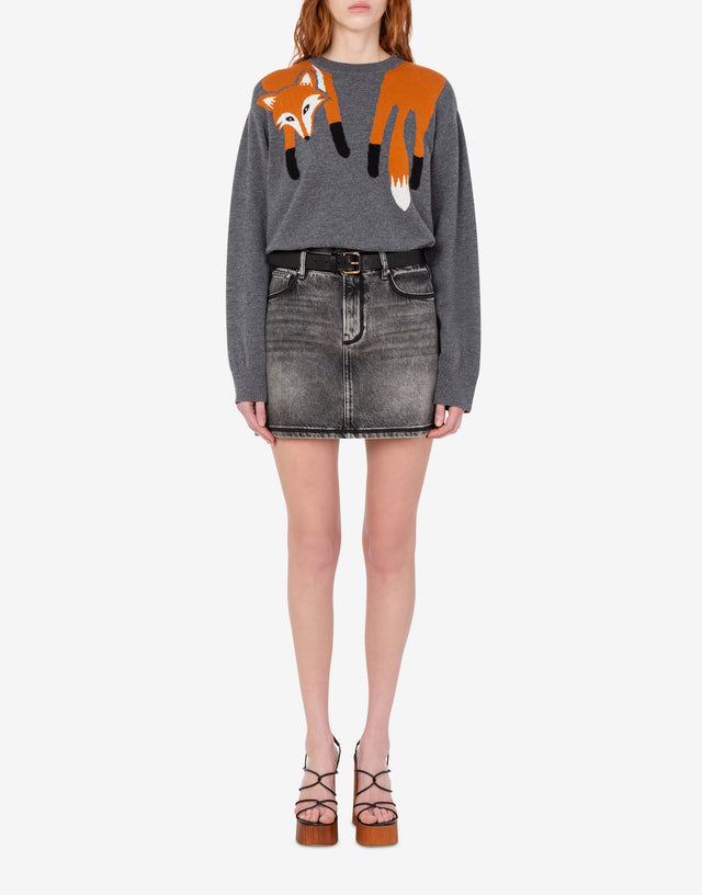 Jersey de lana con motivos bordados Gris Love Moschino 1