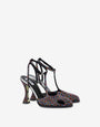 Pumps mit Strasssteinen