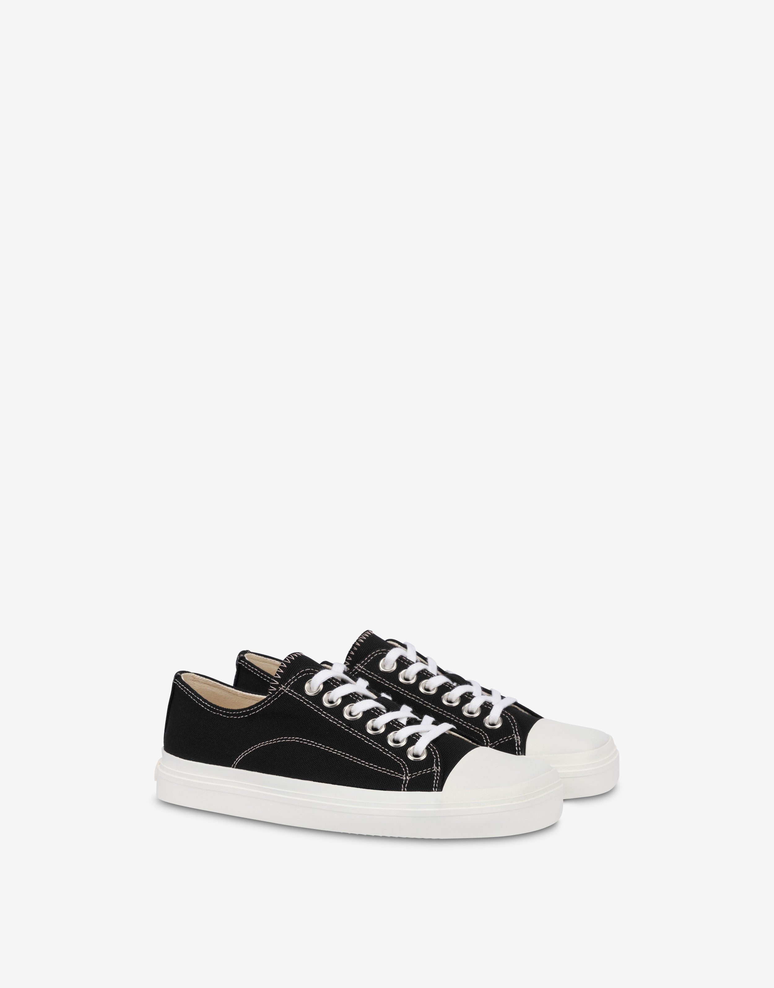 Edge canvas trainers
