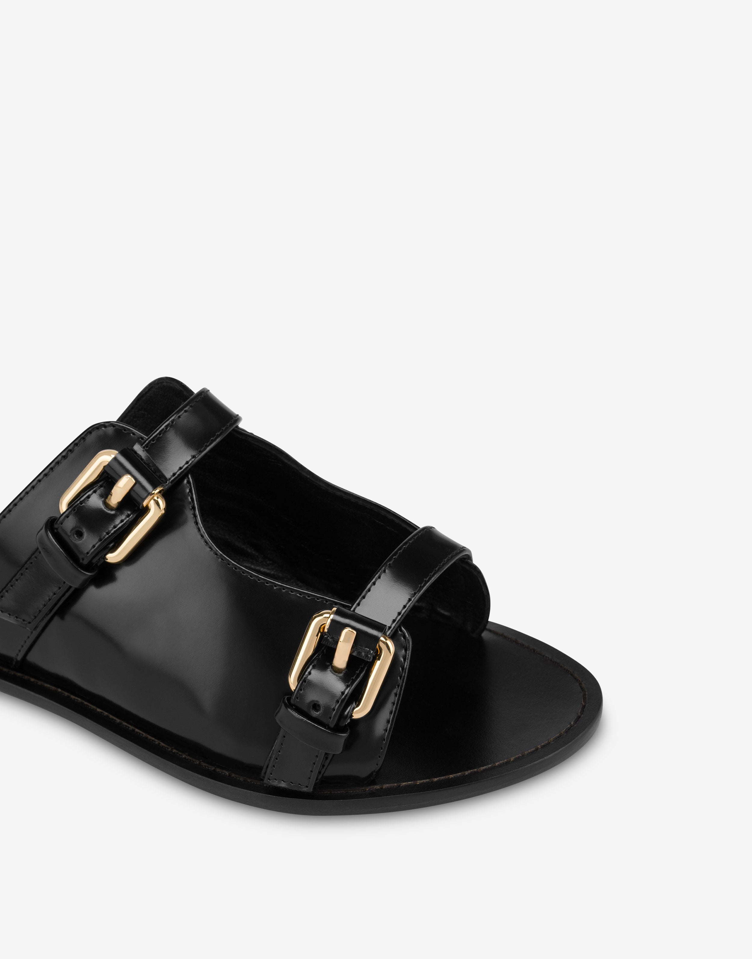 【関税＆送料込み】Moschino Sandal With Woven Buckle Moschino Buckle Leather Platform Sandals | Saks Fifth Avenue