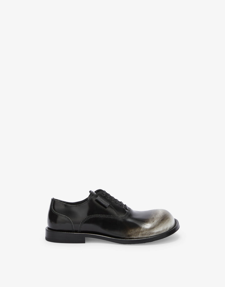 Derby en cuir de veau brossé bicolore Noir Moschino 1