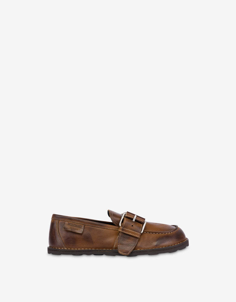 Mocassins em pele de bezerro envelhecida Marrón Moschino 1