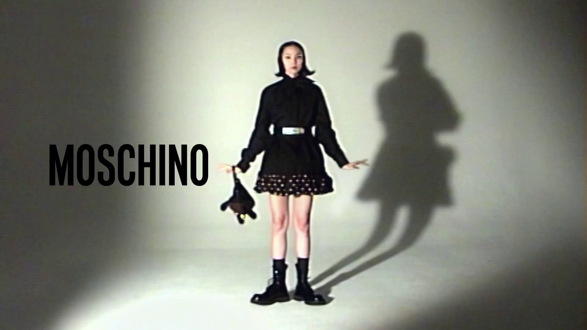 【新品】MOSCHINO ストライプタートル 新品】MOSCHINO ストライプタートル
