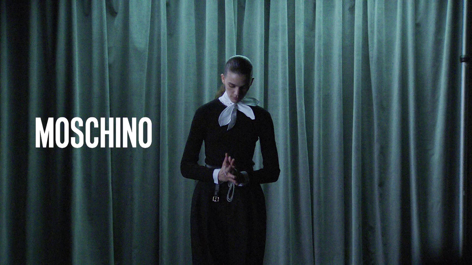 Moschino JP | オンラインブティック：ラグジュアリーな